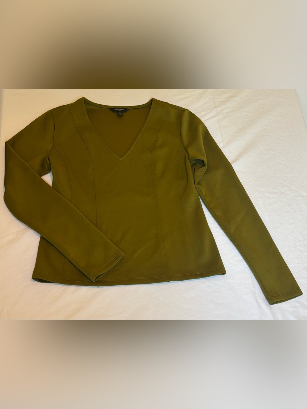 Banana Republic Olive V-Neck Long Sleeve Top